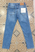 Carica l&#39;immagine nel visualizzatore di Gallery, Jeans stone
