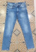 Carica l&#39;immagine nel visualizzatore di Gallery, Jeans stone
