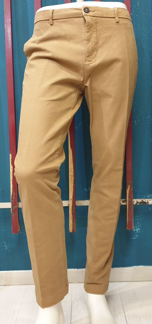Pantalone chinos