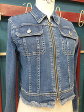 Carica l&#39;immagine nel visualizzatore di Gallery, Giacca jeans
