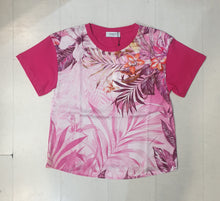 Carica l&#39;immagine nel visualizzatore di Gallery, T-Shirt fantasia
