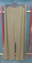 Carica l&#39;immagine nel visualizzatore di Gallery, Pantalone curvy
