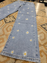 Carica l&#39;immagine nel visualizzatore di Gallery, Jeans margherite
