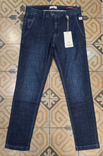 Carica l&#39;immagine nel visualizzatore di Gallery, Jeans chinos
