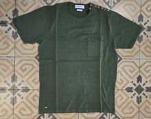 Carica l&#39;immagine nel visualizzatore di Gallery, T-Shirt bottoni
