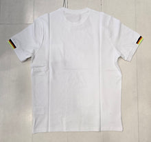 Carica l&#39;immagine nel visualizzatore di Gallery, T- shirt
