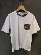 Carica l&#39;immagine nel visualizzatore di Gallery, T-Shirt taschino
