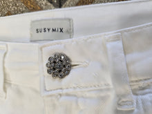 Carica l&#39;immagine nel visualizzatore di Gallery, Jeans botcut
