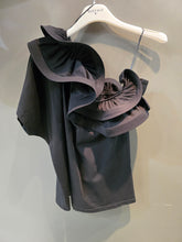 Carica l&#39;immagine nel visualizzatore di Gallery, T-Shirt gala

