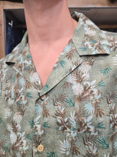 Carica l&#39;immagine nel visualizzatore di Gallery, Camicia fantasia
