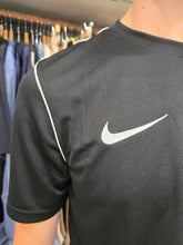 Carica l&#39;immagine nel visualizzatore di Gallery, T-Shirt
