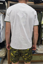 Carica l&#39;immagine nel visualizzatore di Gallery, T-Shirt taschino
