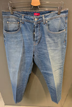 Carica l&#39;immagine nel visualizzatore di Gallery, Jeans Brad Cropped
