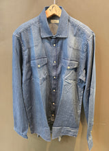 Carica l&#39;immagine nel visualizzatore di Gallery, Camicia denim
