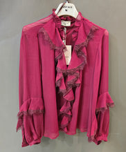 Carica l&#39;immagine nel visualizzatore di Gallery, Camicia Chiffon Jabot Pizzo Maniche Bombate
