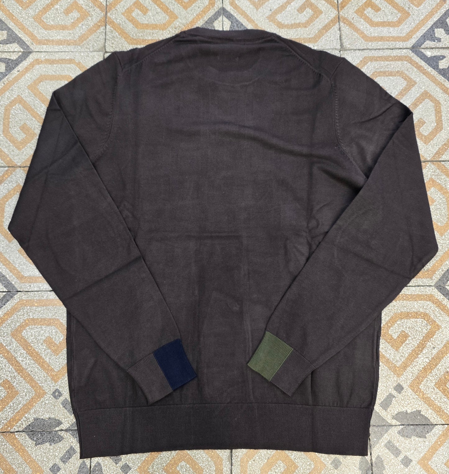 Maglia Viscosa Paricollo Tessuto Lavorato Davanti Toppe Asimmetriche Gomiti