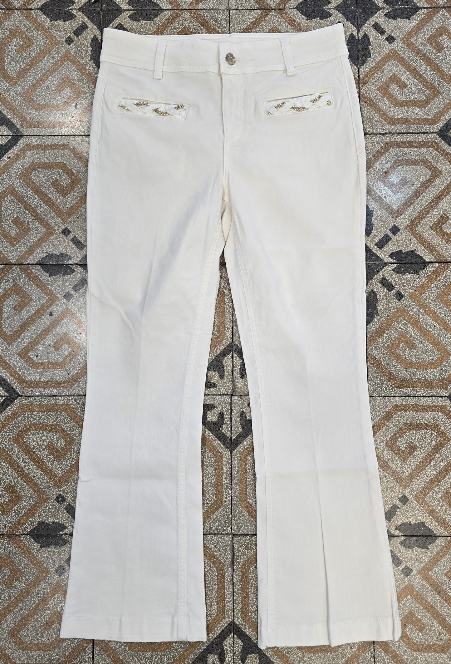 Jeans Elasticizzato Avorio Rifiniture Catene Dorate Tasche Zampetta Taglia 42