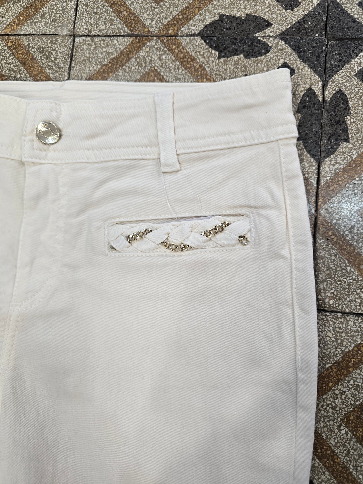 Jeans Elasticizzato Avorio Rifiniture Catene Dorate Tasche Zampetta Taglia 42
