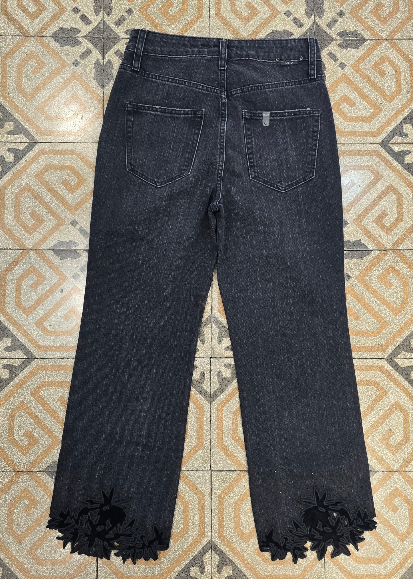 Jeans Elasticizzato Intaglio Fondo Orlo Nero Taglia 42