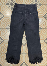 Carica l&#39;immagine nel visualizzatore di Gallery, Jeans intaglio
