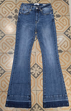Carica l&#39;immagine nel visualizzatore di Gallery, Jeans flare
