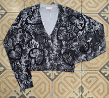 Carica l&#39;immagine nel visualizzatore di Gallery, Maglia V
