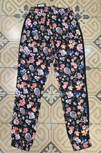 Carica l&#39;immagine nel visualizzatore di Gallery, Pantalone raso
