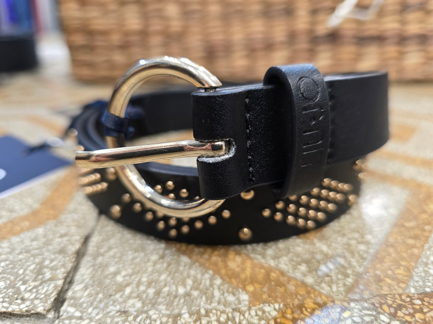 Cintura Ecopelle Nera Borchie Dorate Taglia Unica