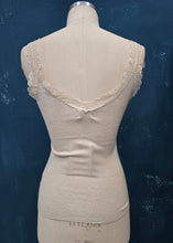 Carica l&#39;immagine nel visualizzatore di Gallery, Canotta Viscosa 50% Costine Pizzo Scollo V
