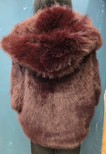 Carica l&#39;immagine nel visualizzatore di Gallery, Pelliccia Ecologica Media Cappuccio Gancio Taglia Unica
