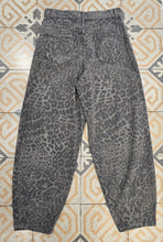Carica l&#39;immagine nel visualizzatore di Gallery, Jeans Animalier Non Elasticizzato Barrel
