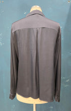 Carica l&#39;immagine nel visualizzatore di Gallery, Camicia Raso Blu Taglia M
