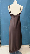 Carica l&#39;immagine nel visualizzatore di Gallery, Abito Sottoveste Lungo Orlo Obliquo Spalline
