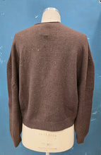 Carica l&#39;immagine nel visualizzatore di Gallery, Giacca Maglia Lurex Bottoni Oro Fianchi
