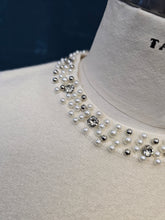 Carica l&#39;immagine nel visualizzatore di Gallery, Gilet Paricollo Maglia Perle Strass Collo
