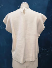 Carica l&#39;immagine nel visualizzatore di Gallery, Gilet Paricollo Maglia Perle Strass Collo
