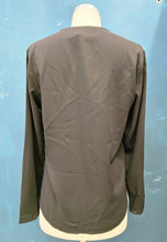 Carica l&#39;immagine nel visualizzatore di Gallery, Blusa Crepe Scollo V Gala Verticale
