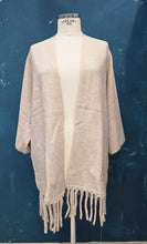 Carica l&#39;immagine nel visualizzatore di Gallery, Cappa Viscosa Pesante Frange
