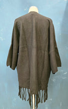 Carica l&#39;immagine nel visualizzatore di Gallery, Cappa Viscosa Pesante Frange
