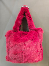 Carica l&#39;immagine nel visualizzatore di Gallery, Borsa Grande Ecopelliccia Capiente Bordeaux
