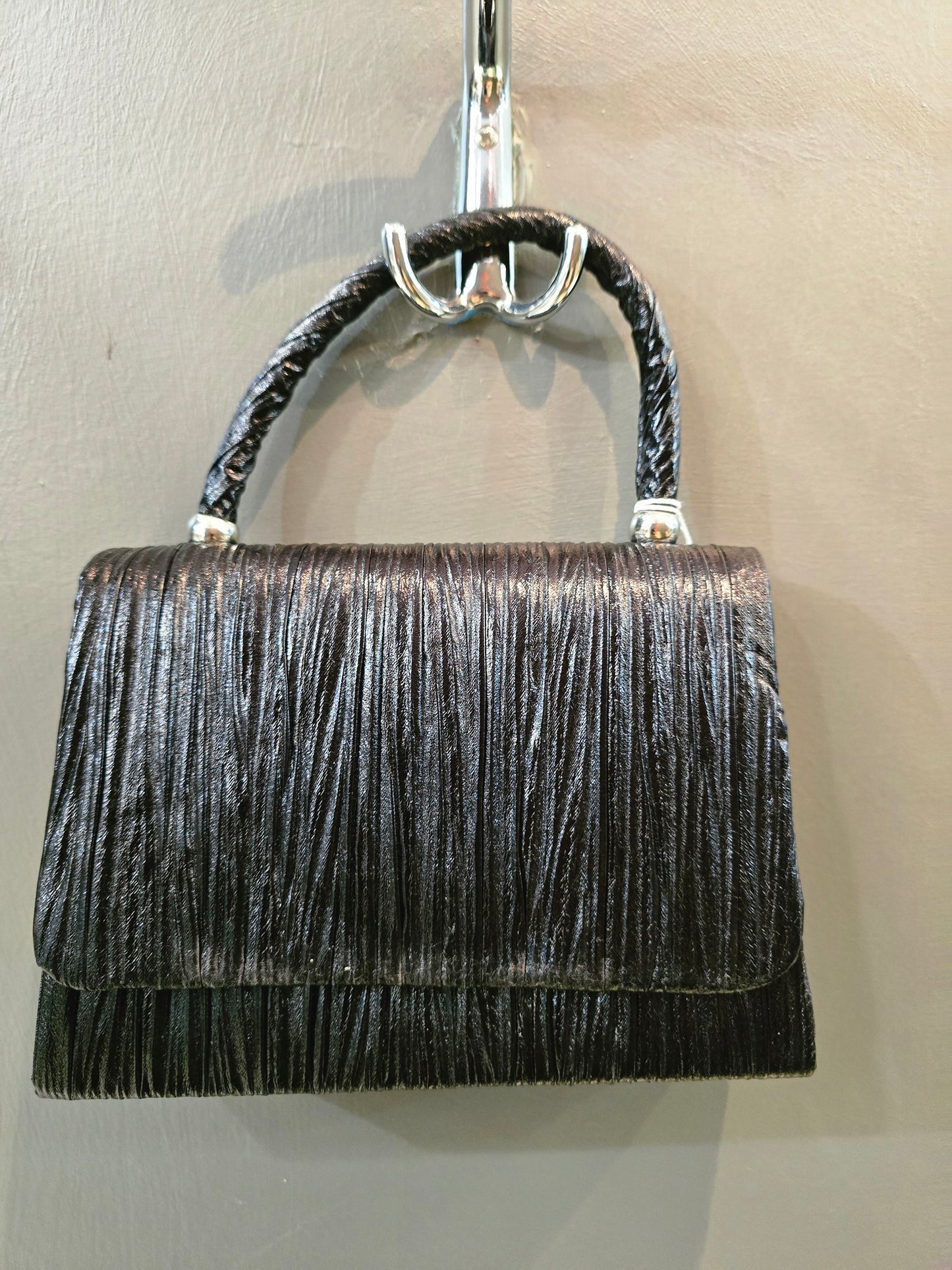 Borsa Mini Ecopelle Goffrata Nera Manico Rigido Catenina