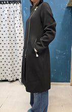 Carica l&#39;immagine nel visualizzatore di Gallery, Cappotto Lungo Pannetto Zip Laterale Nero
