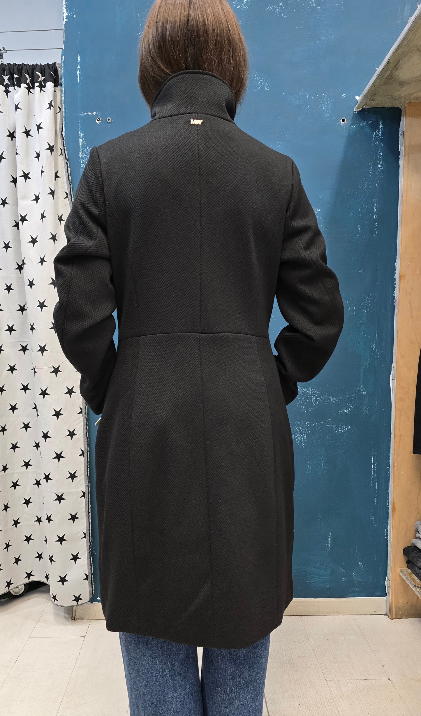 Cappotto Lungo Pannetto Nero Zip Laterale Appoggiato