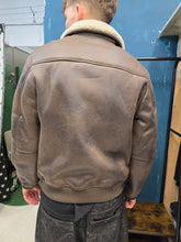 Carica l&#39;immagine nel visualizzatore di Gallery, Giubbotto Ecopelle Imbottito Aviatore Marrone
