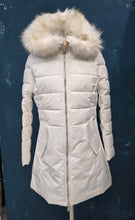 Carica l&#39;immagine nel visualizzatore di Gallery, Piumino Ecologico Sopra Ginocchio Pelliccia Removibile
