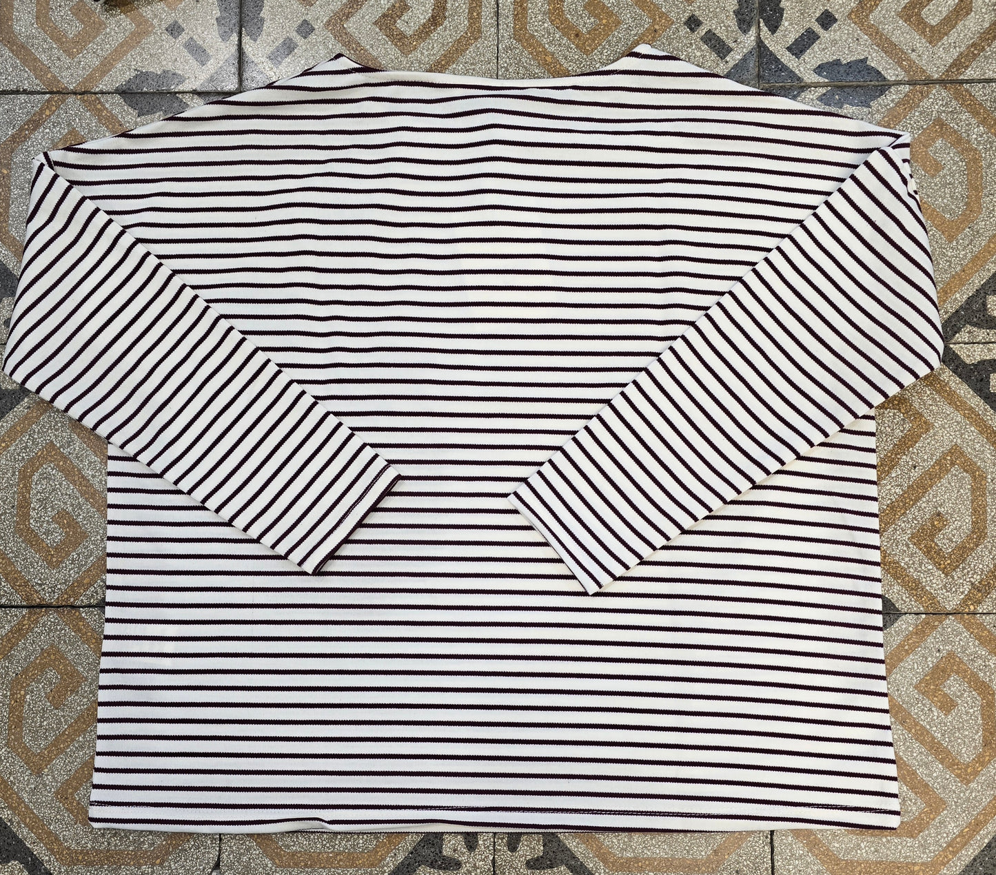 Felpa Rigata Scollo Barca Stelle Ricamate