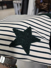 Carica l&#39;immagine nel visualizzatore di Gallery, Felpa Rigata Barca Stelle Ricamate
