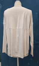 Carica l&#39;immagine nel visualizzatore di Gallery, T-Shirt Kimono Viscosa Barchetta Laser Cut
