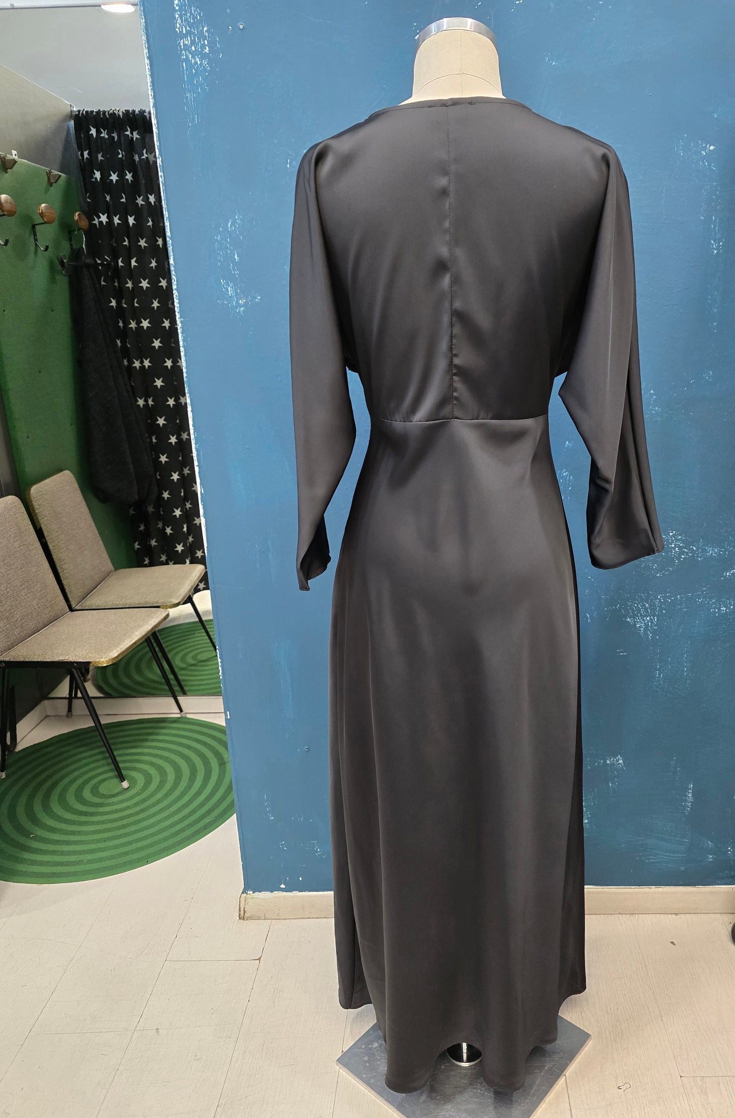 Abito Lungo Raso Scollo V Maniche 3/4