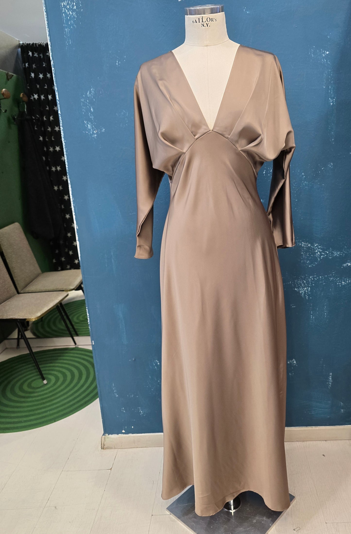 Abito Lungo Raso Scollo V Maniche 3/4